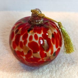 Red Gold Green Swirl Pattern Glass Ball Orb Christmas Ornament 3"/ 9 oz